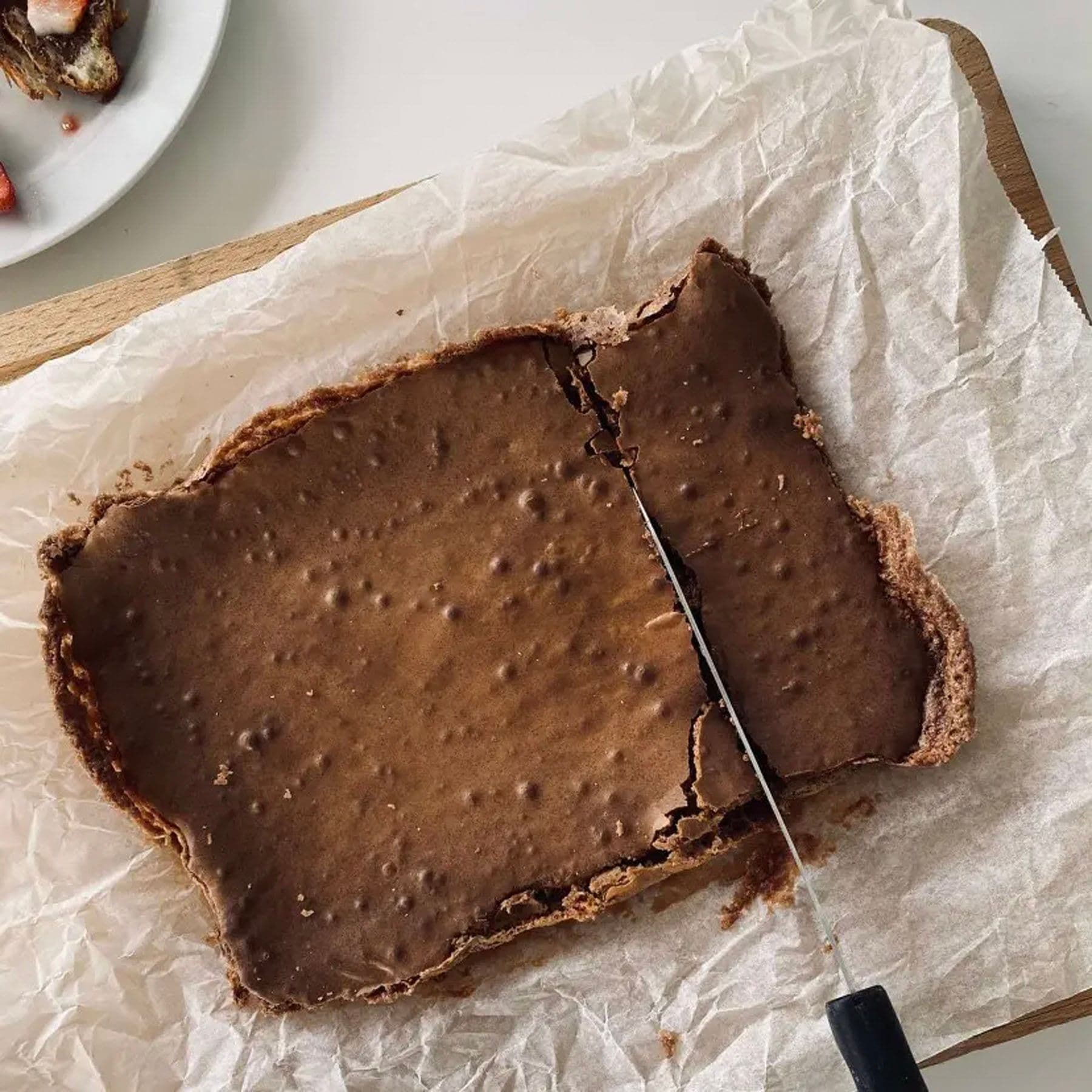Brownie på bakplåtspapper